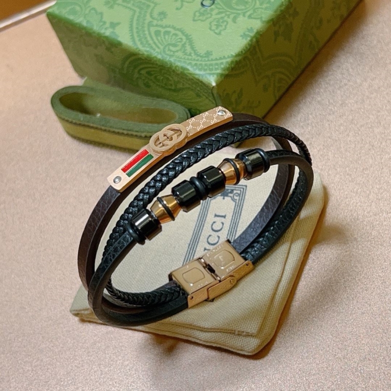 G*u*i bracelets